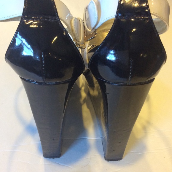 Sexy Shoe Dazzle platform wedges - Picture 4 of 6